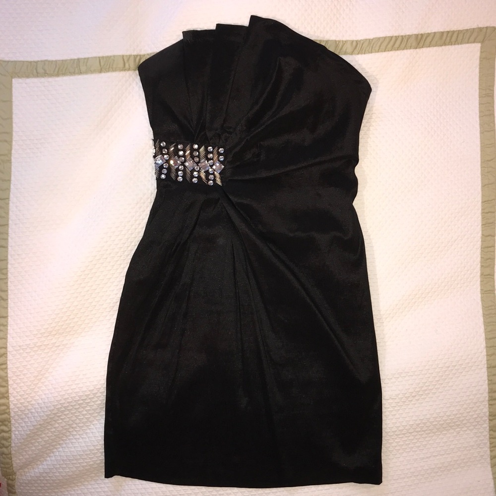 Dress - Picture 3 of 4